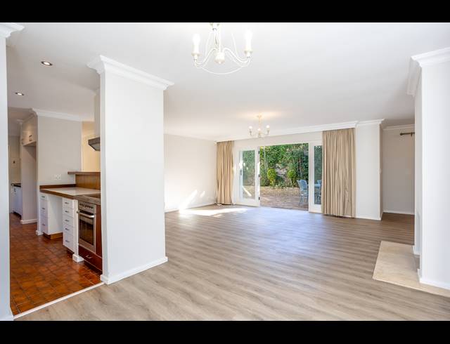 2 BEDROOM FREEHOLD TO LET IN NEWLANDS